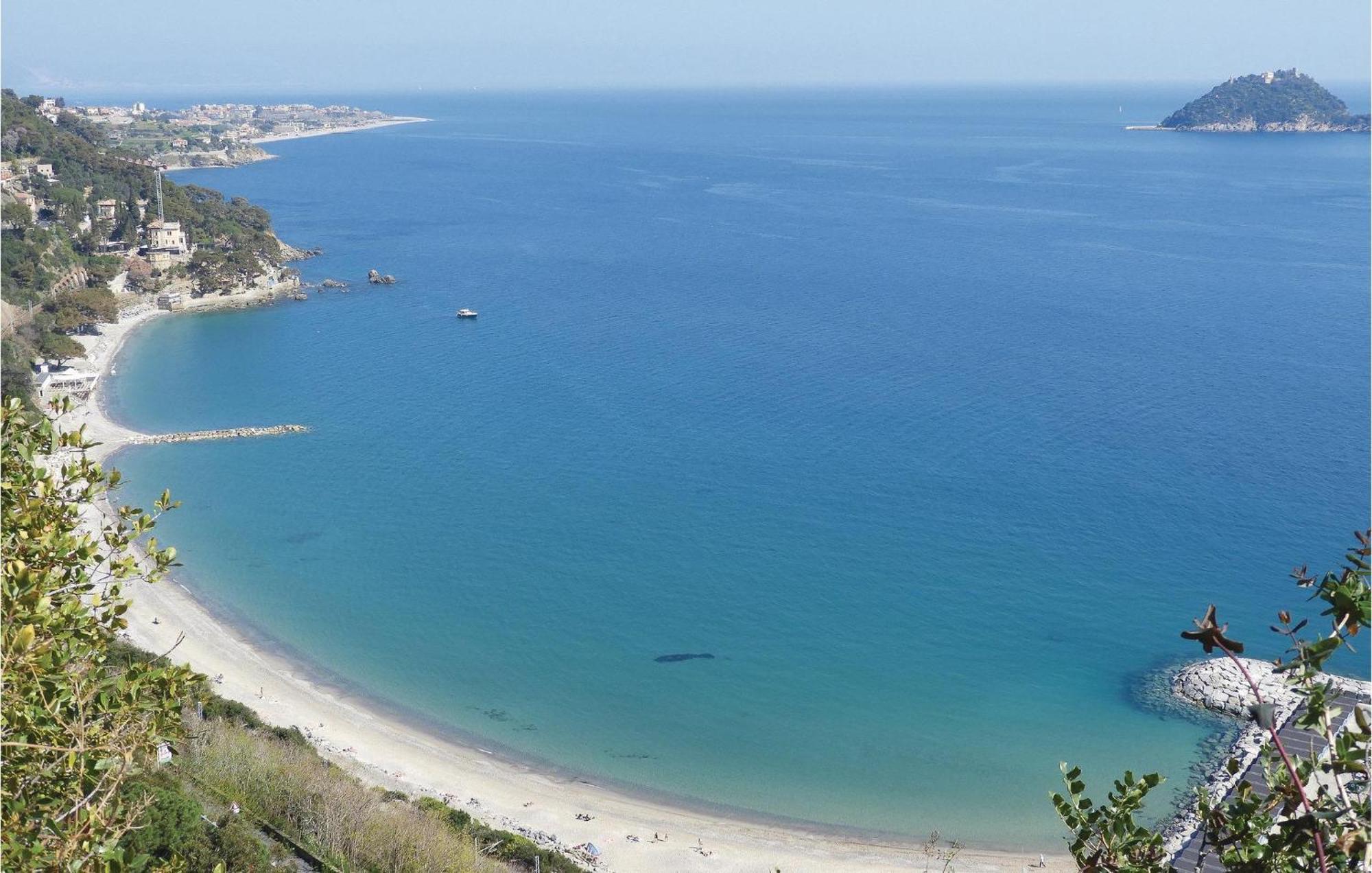 Amazing Apartment In Albenga With Wifi 外观 照片